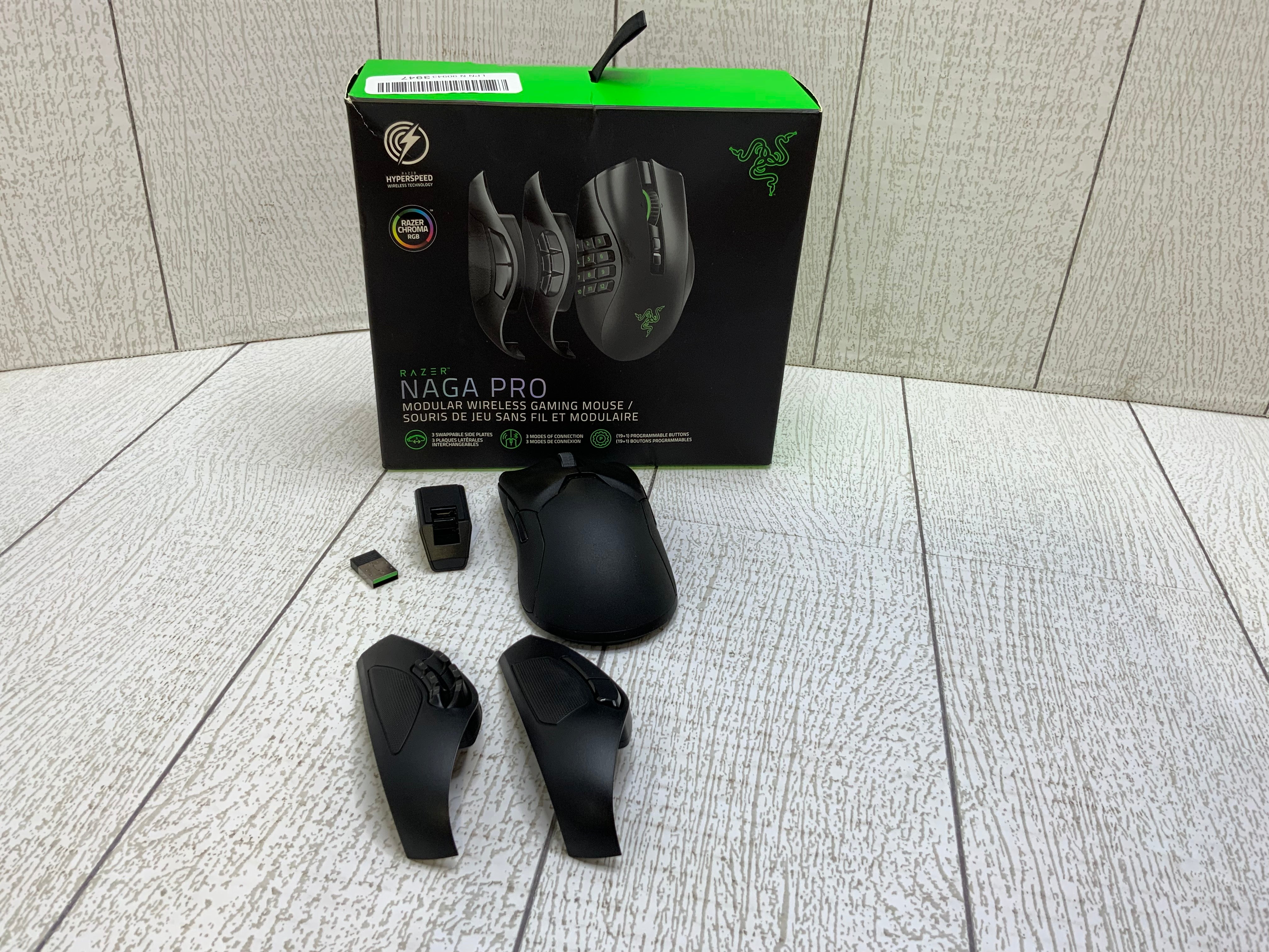 Razer Naga Pro Wireless Gaming Mouse: Interchangeable Side Plate (7931390427374)
